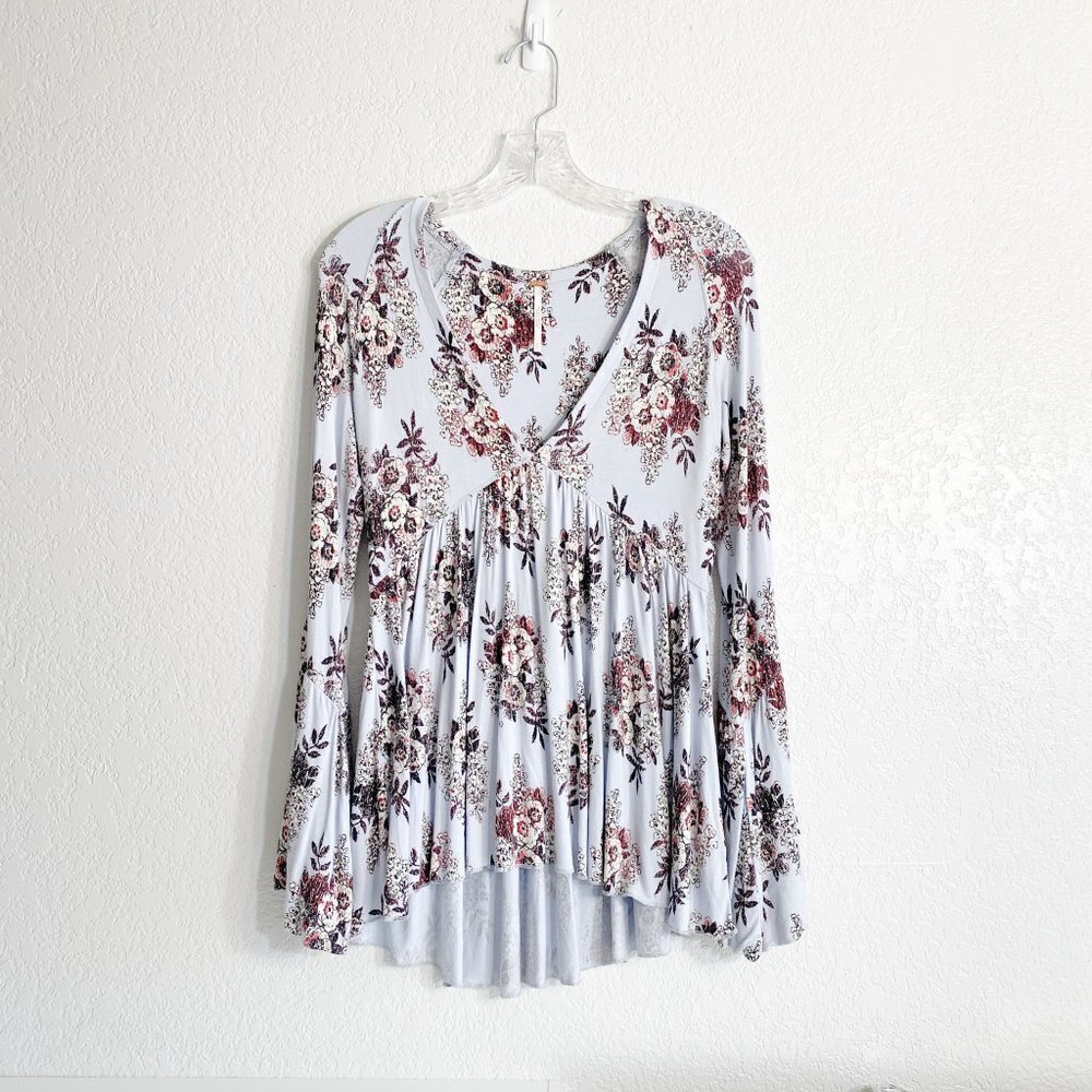 🦋 FREE PEOPLE Speak Easy Top Sky Blue Boho Floral Bell Sleeve Small Coquette - Picture 2 of 7